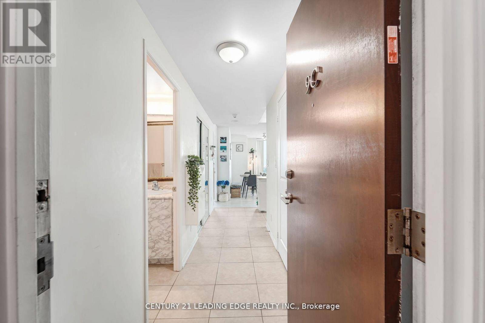 Toronto (malvern), ON M1B5Z3,8 Rosebank DR #9C
