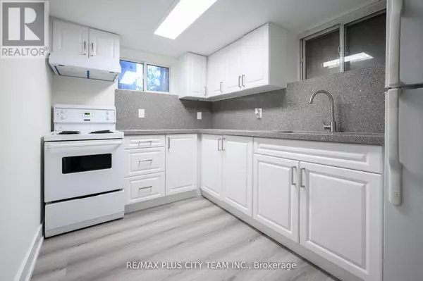 Toronto (crescent Town), ON M4B1H8,5 Ripon RD #Lower