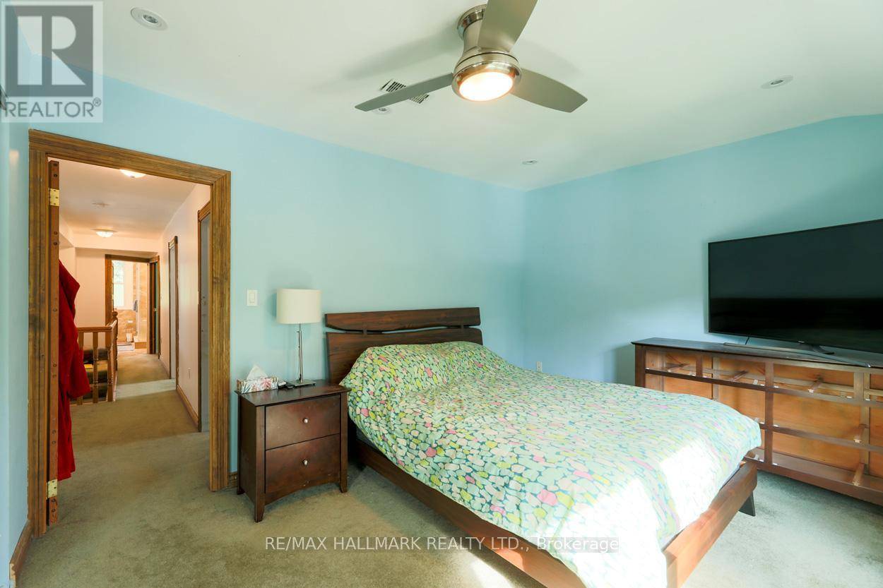 Toronto (the Beaches), ON M4E3L7,30 LAWLOR AVENUE