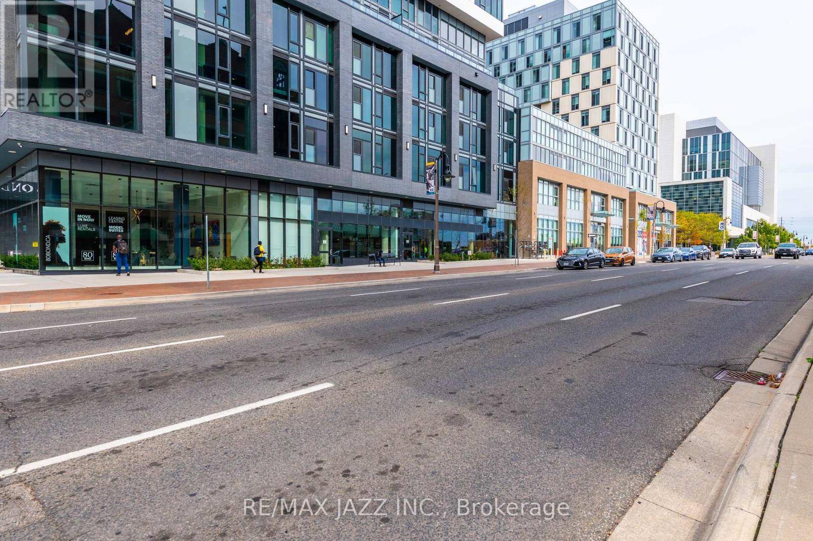 Oshawa (o'neill), ON L1G0A2,100 Bond ST East #1A