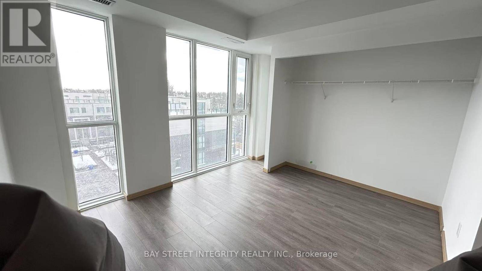 Toronto (tam O'shanter-sullivan), ON M1T0C1,3445 Sheppard AVE East #R07