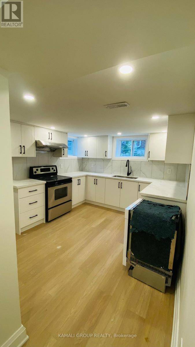 Ajax (south East), ON L1S2N9,76 Admiral RD #Bsmt
