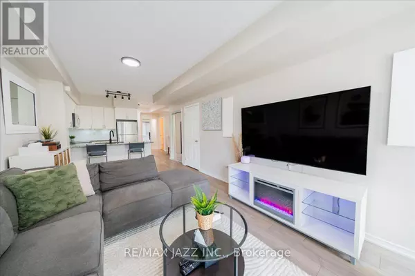 Toronto (rouge), ON M1B0E4,500 Kingbird GRV #221