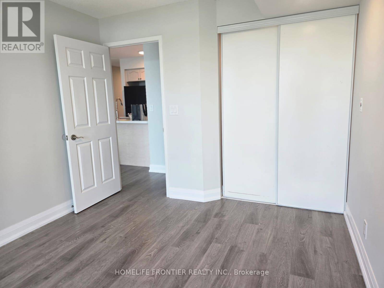 Toronto (woburn), ON M1H0A1,68 Grangeway AVE #1701