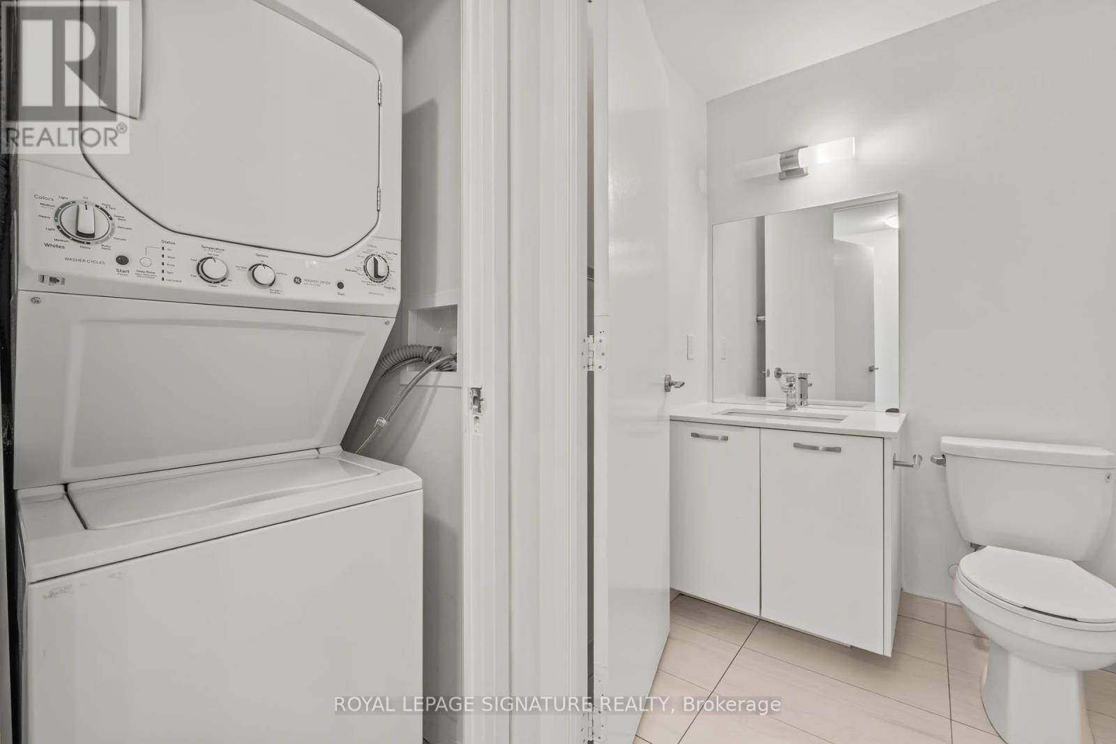 Toronto (the Beaches), ON M4L1G3,1630 Queen ST East #405
