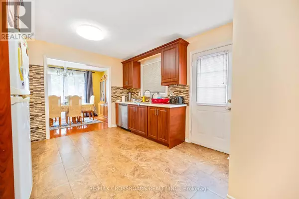 Toronto (malvern), ON M1B1C6,56 HUTCHERSON SQUARE