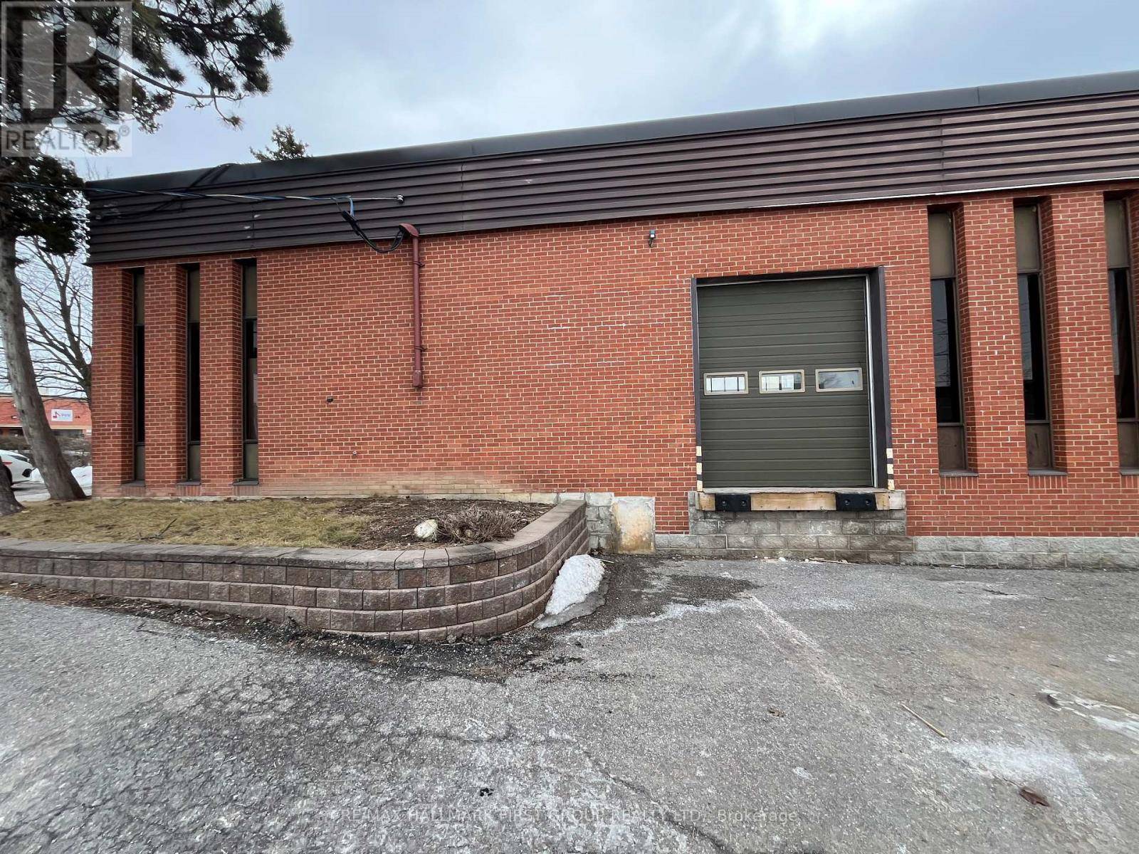 Pickering (brock Industrial), ON L1W1Z6,926 Dillingham RD ##1
