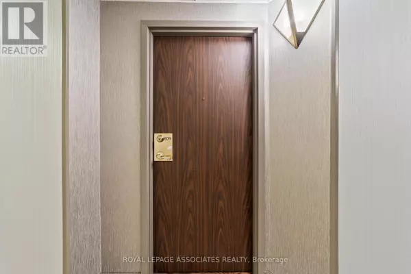 Toronto (milliken), ON M1V5E3,350 Alton Towers CIR #609