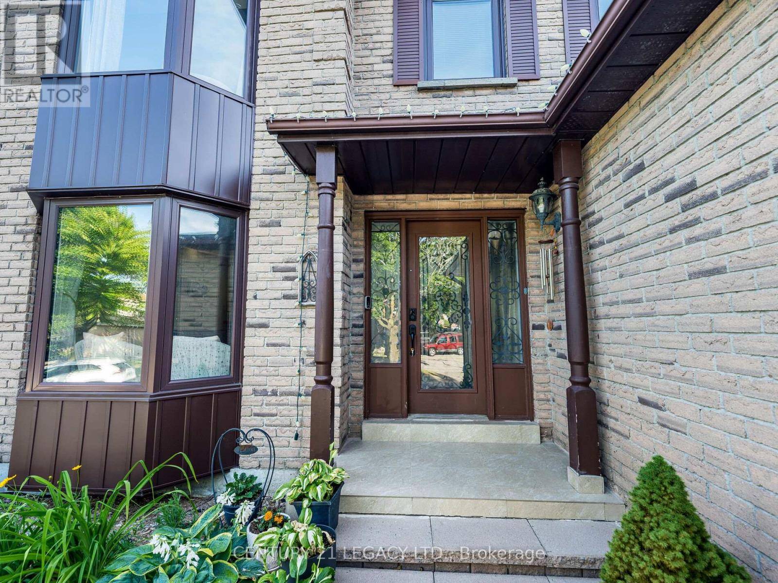 Whitby (blue Grass Meadows), ON L1N8A9,22 MAYFLOWER STREET