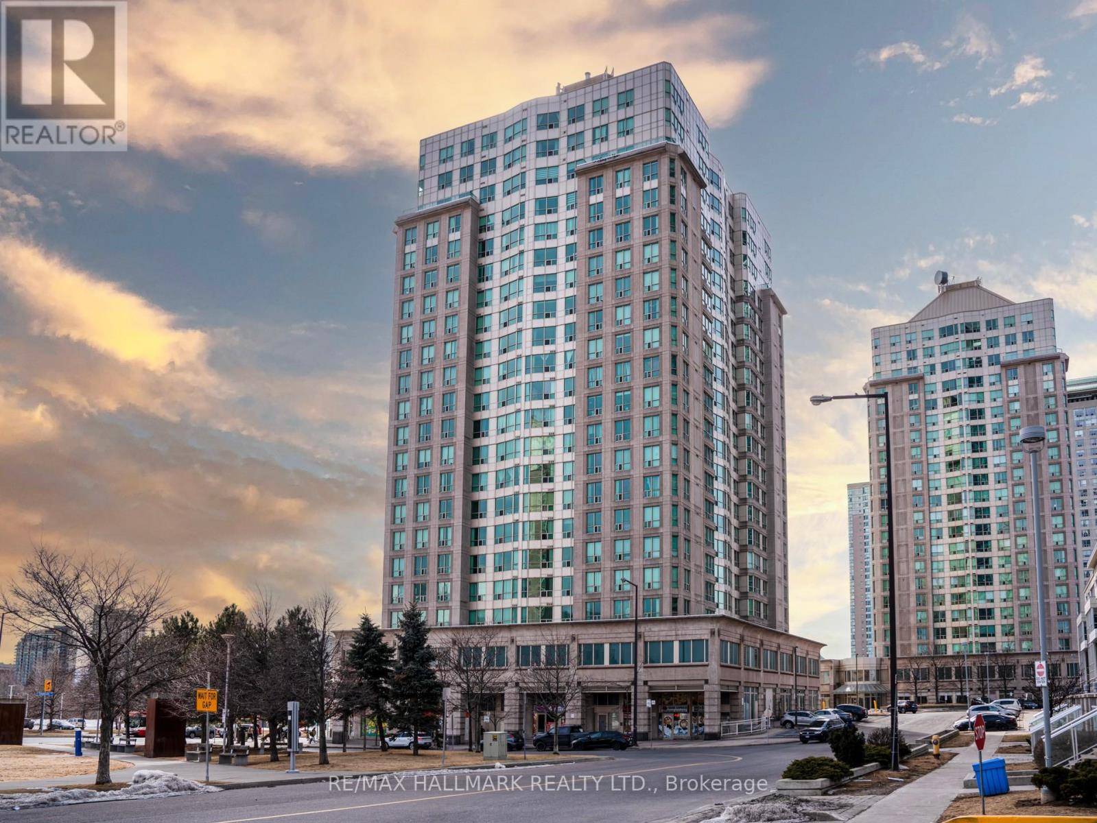 Toronto (woburn), ON M1H3H8,8 Lee Centre DR #505