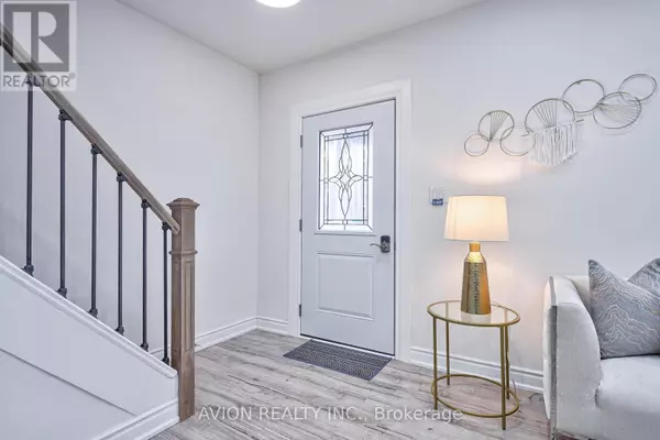 Oshawa (central), ON L1H2J2,121 STACEY AVENUE