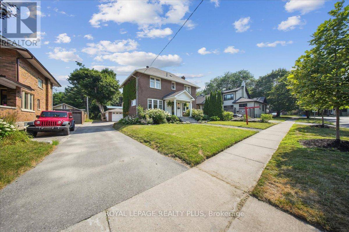 Oshawa (o'neill), ON L1G2G8,11 CONNAUGHT STREET