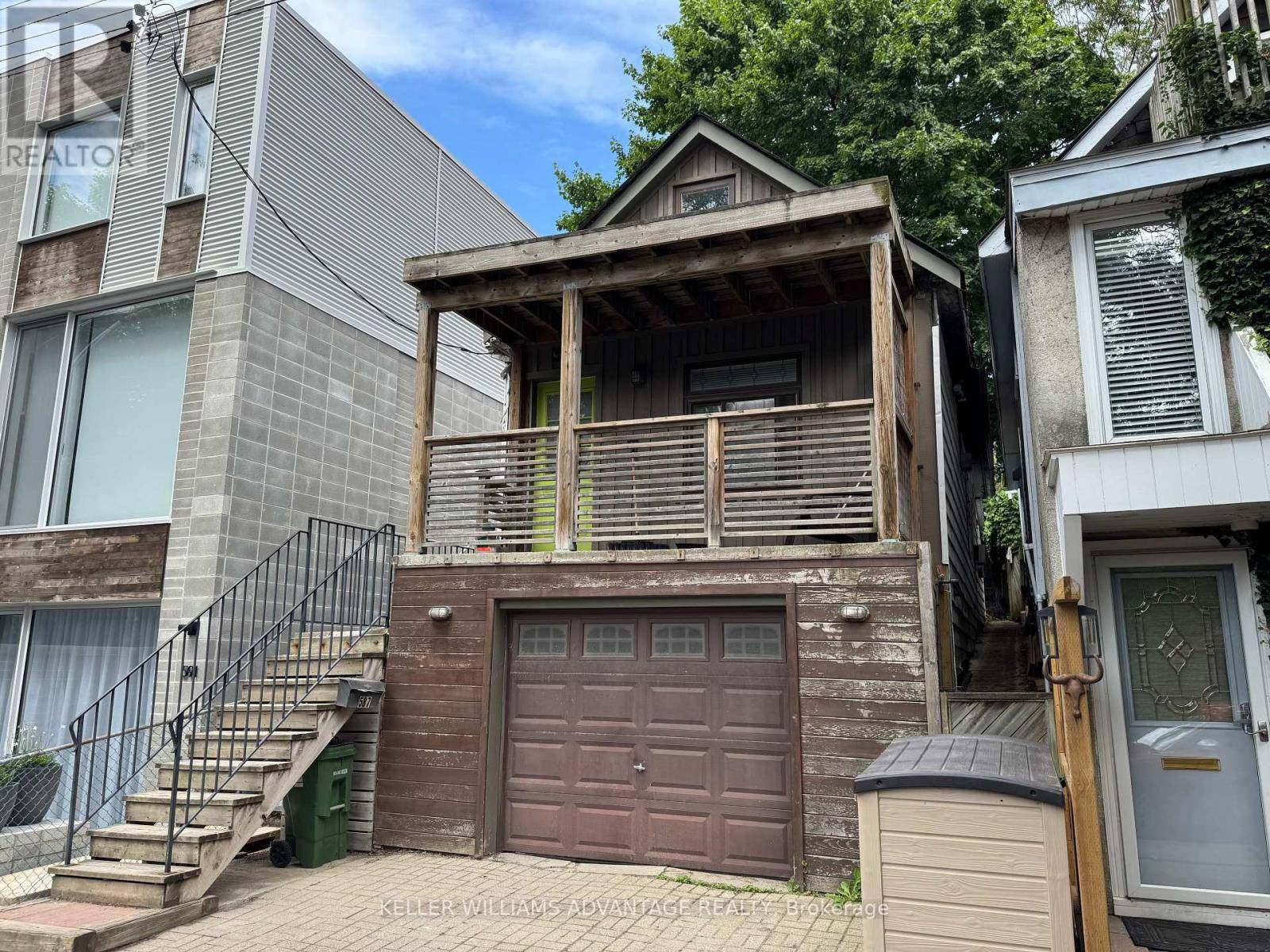 Toronto (greenwood-coxwell), ON M4L2Z6,587 CRAVEN ROAD
