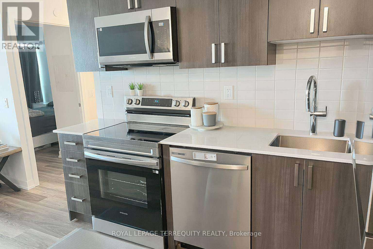 Pickering (bay Ridges), ON L1W0C4,1435 Celebration DR #1106