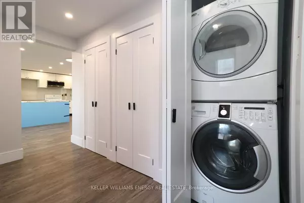 Pickering (bay Ridges), ON L1W2Z3,1210 Radom ST #501
