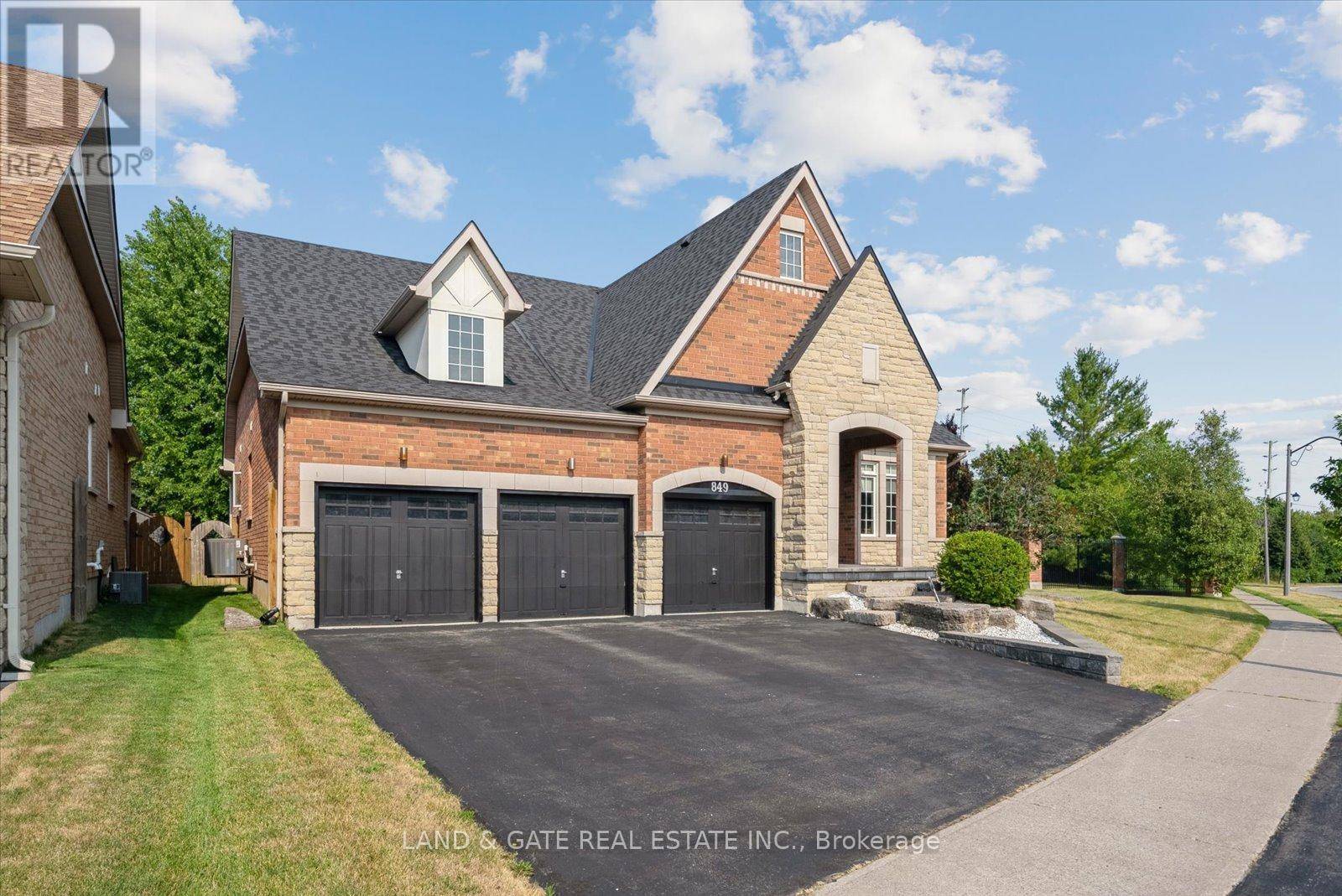 Oshawa (pinecrest), ON L1K0C5,849 HANMORE STREET