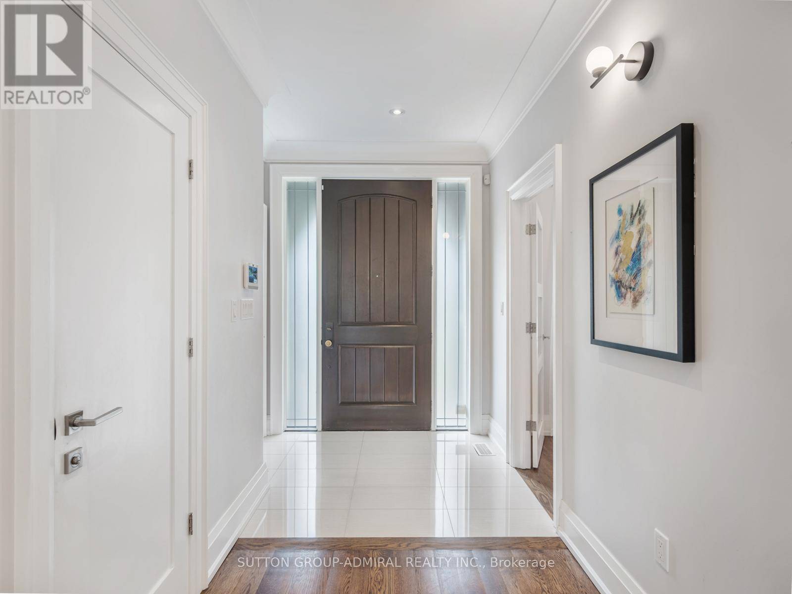 Toronto (east York), ON M4J4G4,1 DUSTAN CRESCENT