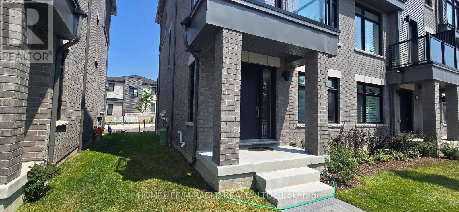 Whitby (brooklin), ON L1M0M4,77 SORBARA WAY