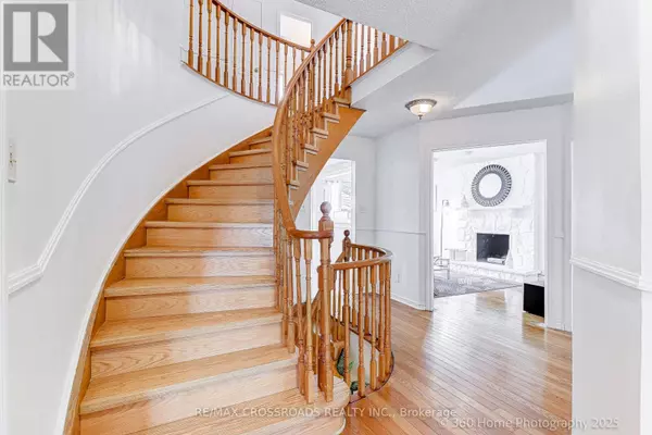 Pickering (liverpool), ON L1X1R1,2081 LYNN HEIGHTS DRIVE