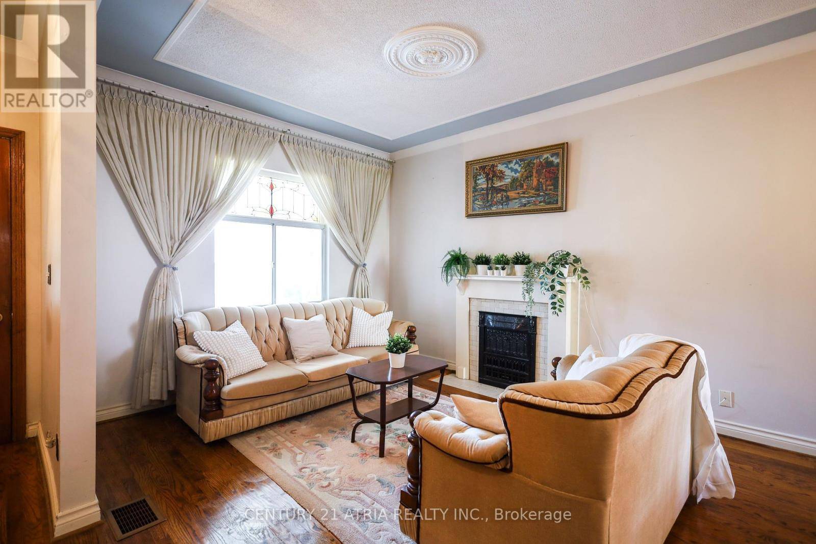 869 PAPE AVENUE E, Toronto (danforth Village-east York), ON M4K3T7