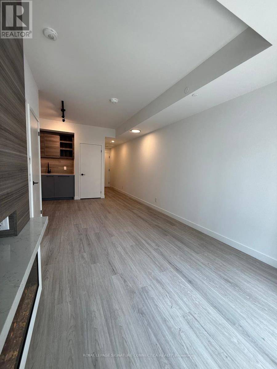 Toronto (greenwood-coxwell), ON M4L0B7,1050 Eastern AVE East #531