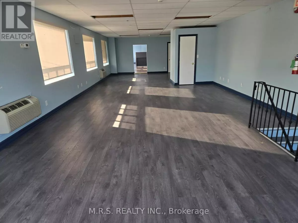 Toronto (east End-danforth), ON M4C1K3,2152 Danforth AVE #2nd Flr