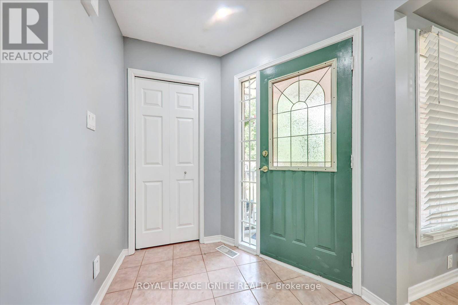 Pickering (liverpool), ON L1X1P7,1007 MAURY CRESCENT