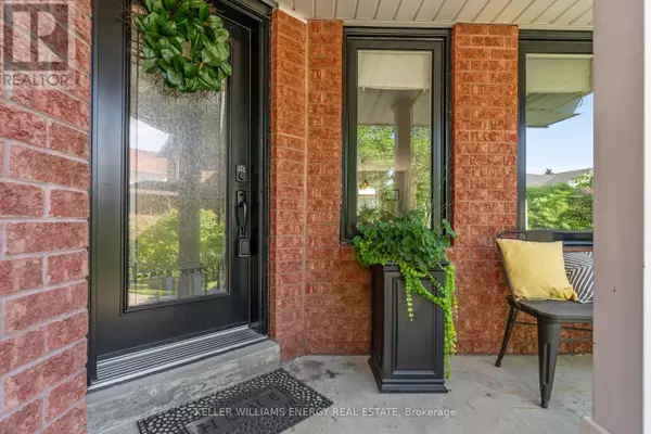 Clarington (bowmanville), ON L1C4P4,21 ROYAL PINES COURT