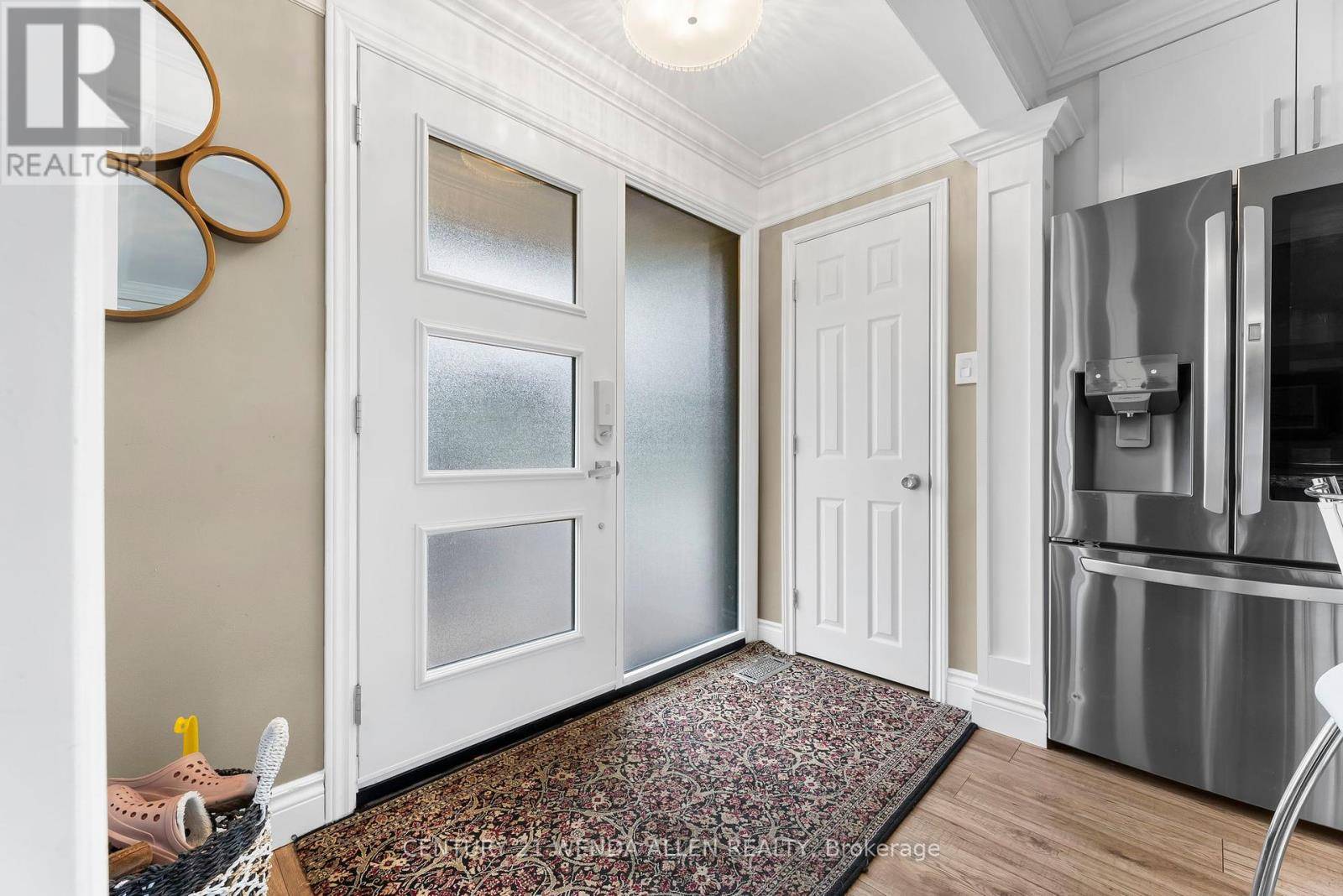 Whitby (downtown Whitby), ON L1N3B7,804 BEECH STREET W