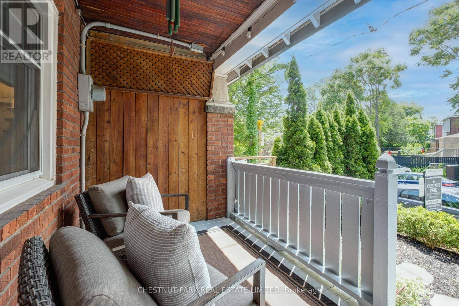 Toronto (the Beaches), ON M4L3S2,167 ELMER AVENUE