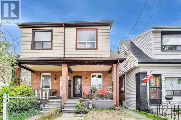 17 WEYMOUTH AVENUE, Toronto (crescent Town), ON M4C1R6