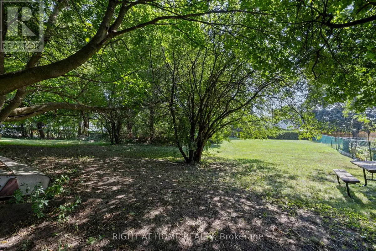 Oshawa (centennial), ON L1G4K5,1091 MOHAWK STREET