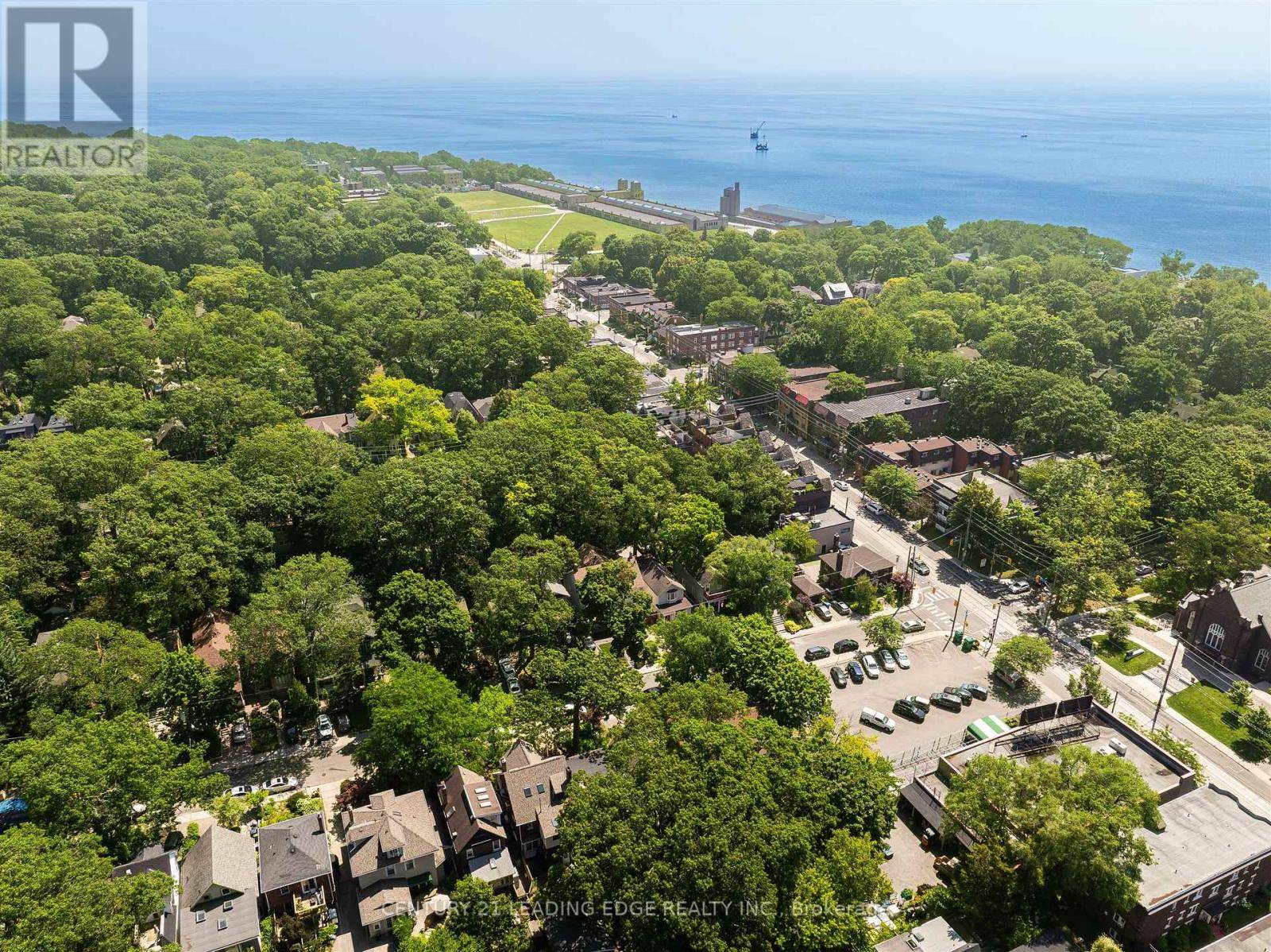 Toronto (the Beaches), ON M4E3L3,101 SILVER BIRCH AVENUE