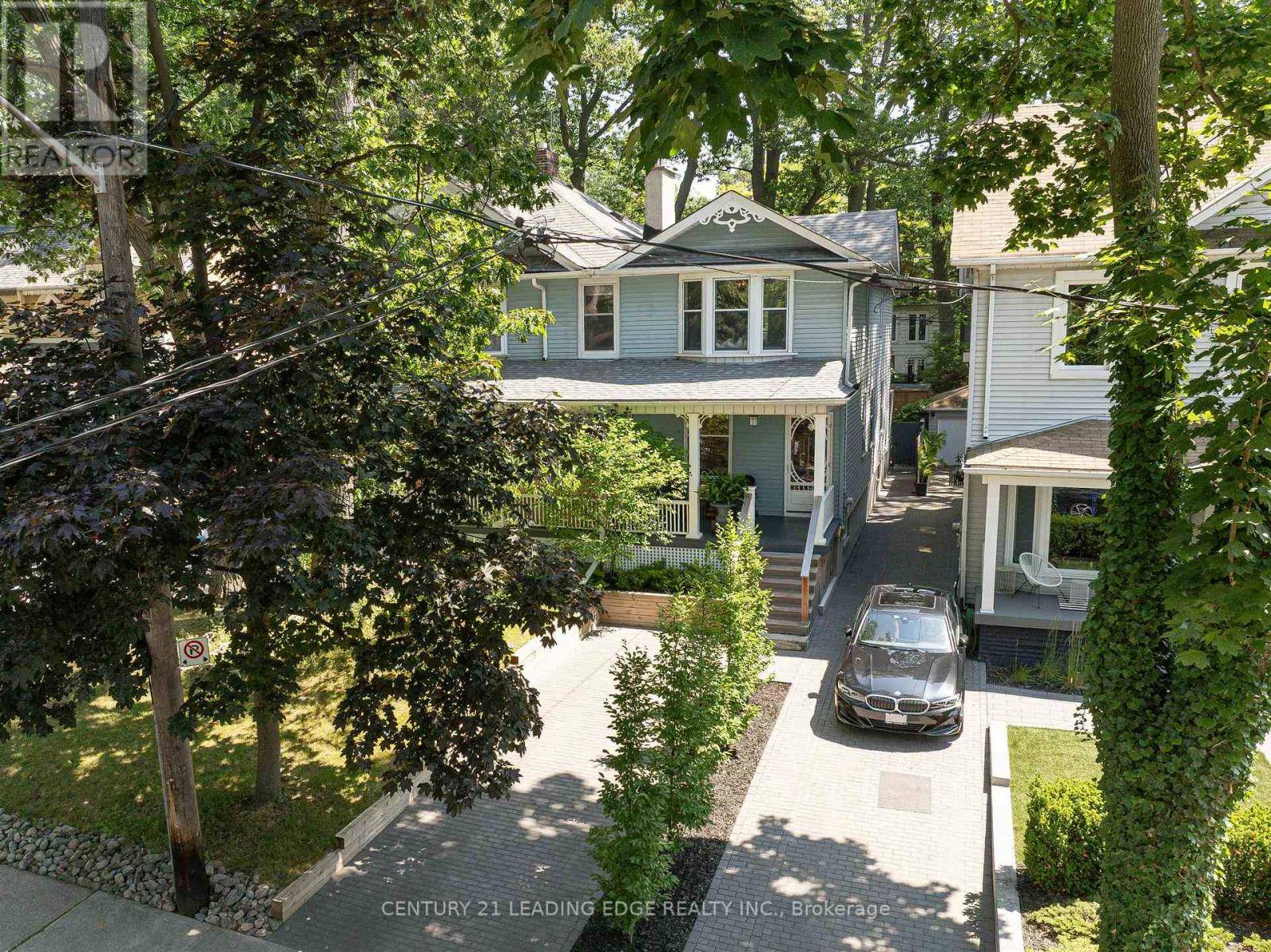 Toronto (the Beaches), ON M4E3L3,101 SILVER BIRCH AVENUE
