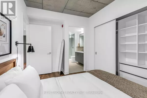 Toronto (south Riverdale), ON M4M2Y6,115 Larchmount AVE #410