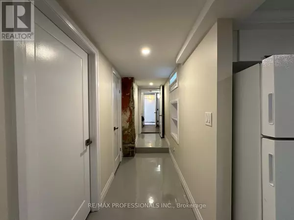 Whitby (downtown Whitby), ON L1N3X4,213 Pine ST #4