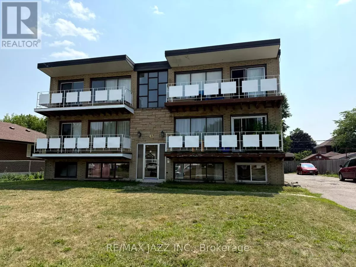 Oshawa (centennial), ON L1G3P8,43 Wayne AVE #6