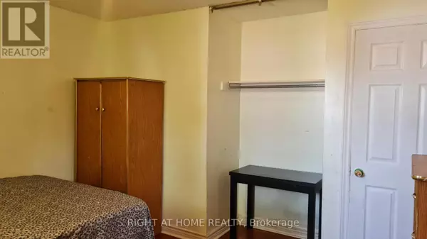 Toronto (malvern), ON M1B1Y7,55 Littleleaf DR #UPPER