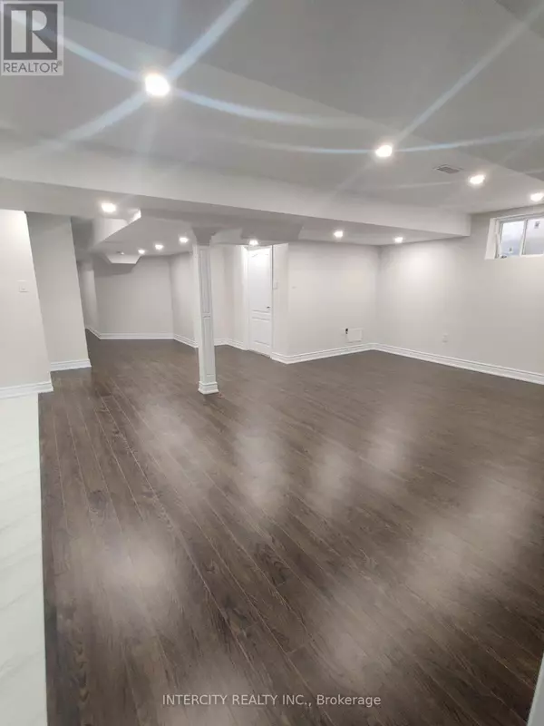 Ajax (south East), ON L1Z0S3,8 MCCOURT DRIVE