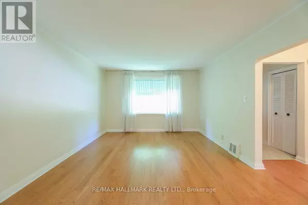 Toronto (birchcliffe-cliffside), ON M1N1M8,22 LATHAM AVENUE