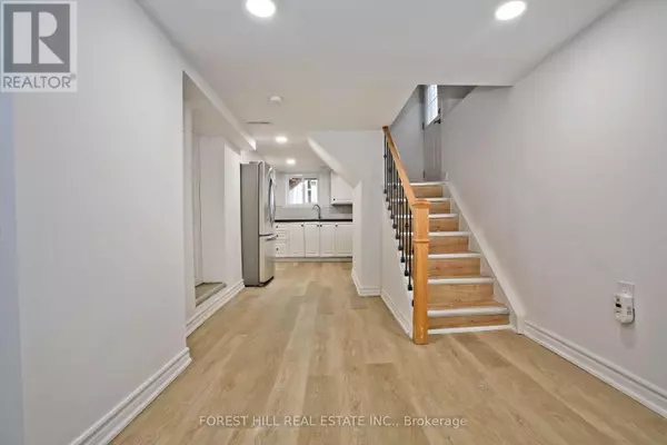 Toronto (birchcliffe-cliffside), ON M1N2G3,63 PINEGROVE AVENUE