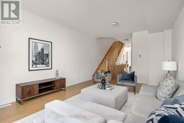 Toronto (bendale), ON M1P3C1,1571 MIDLAND AVENUE