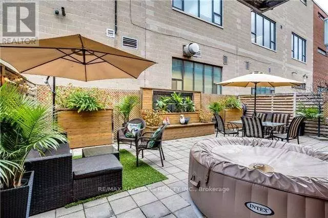 Toronto (south Riverdale), ON M4M2S3,201 Carlaw AVE #120