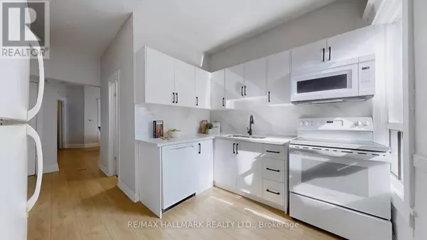 Toronto (south Riverdale), ON M4M1H5,28 CAROLINE AVENUE