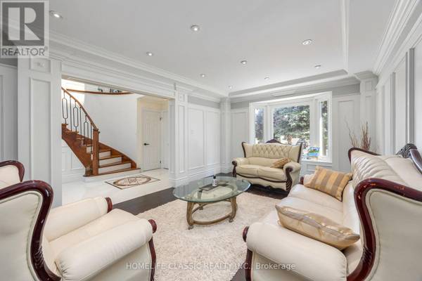 Pickering (rosebank), ON L1W3G5,550 DAHLIA CRESCENT