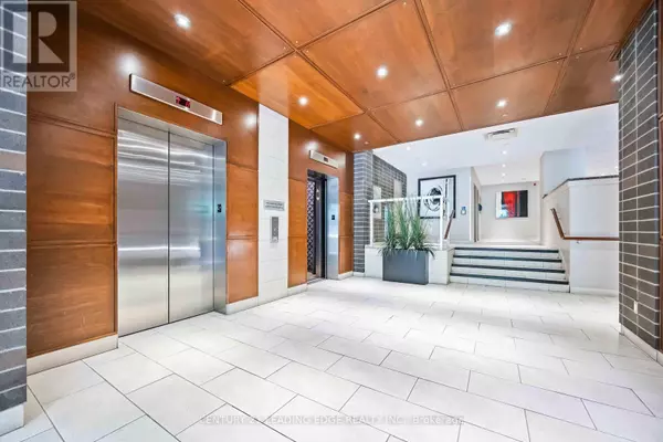 Oshawa (o'neill), ON L1G6R2,44 Bond ST West #302