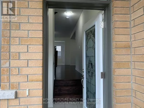 32 KILMARNOCK CRESCENT, Whitby, ON L1P0E8