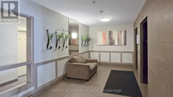 Toronto (clairlea-birchmount), ON M1L0G7,10 Mendelssohn ST #325
