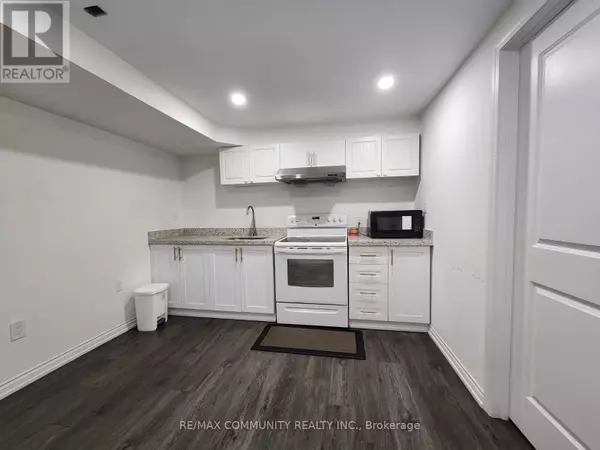 Toronto (rouge), ON M1B6E4,7 WOLVERINE WAY