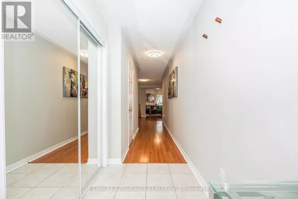 Toronto (clairlea-birchmount), ON M1L0B7,11 PILKINGTON DRIVE